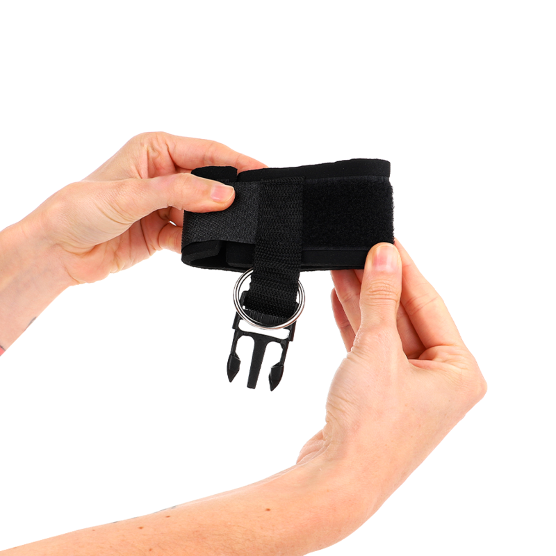 KINK - NEOPRENE HOOK&LOOP FASTENER WRIST RESTRAINTS BLACK ADJUSTABLE 22-34 CM - Image 4