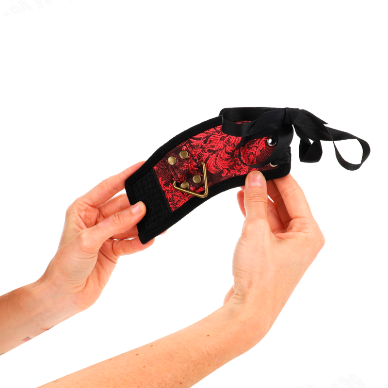 KINK - SCANDAL WRIST RESTRAINTS RED-BLACK LACE DETAILS 24.5 CM X 6.5 CM - Image 4